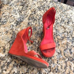 Aldo coral wedges